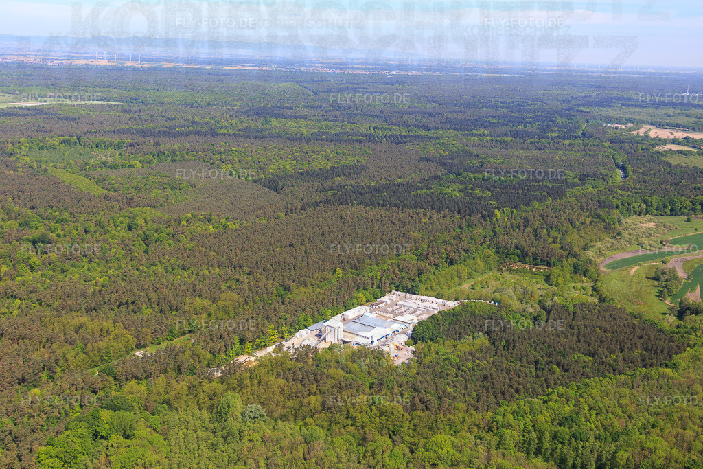 Kalksandsteinwerke Schencking GmbH & Co. KG, Werk Bienwald http://www.ks-schencking.de/ | Luftbild: Kalksandsteinwerke Schencking GmbH & Co. KG, Werk Bienwald http://www.ks-schencking.de/ im Ortsteil Büchelberg in Wörth im Bundesland Rheinland-Pfalz in Deutschland. Foto: IMG_078571.jpg vom 08.05.2015 durch Werner Riehm/FLY-FOTO.de - Realisiert mit Pictrs.com