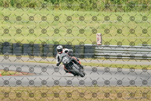 25bt05-0592 | markuskiefer.com - Realisiert mit Pictrs.com