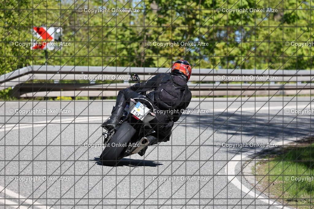 IMG_9230 | Fotograf am Kyffhäuser. Onkel Atze. Kyffhäuser Rennstrecke. Café36. Motorsportfotografie. - Realisiert mit Pictrs.com