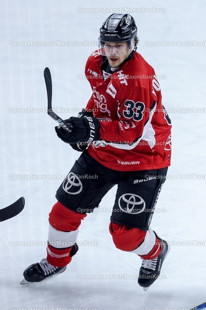 KEC23042502150 | 23.04.2025, Eishockey, DEL Finale Play-offs, Kölner Haie - Eisbären Berlin, Finale Spiel 3, Lanxess-Arena Köln: Tim Wohlgemuth (Kölner Haie #33) 