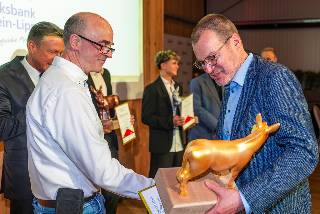 top-top.de 260306-079 | Foto, Video, Fotografie, Videografie, Fotobox, DJ, Discjockey, Musik, Musikbox, Veranstaltung, Photobooth, Amazon, Ebay, Buchtipp, Bestseller, Autor, Verlag, Buch, Wesel, Hamminkeln, NRW, Dinslaken, Rees, Drohne, Hochzeit, Party, Fotobox, Wesel, Fotograf