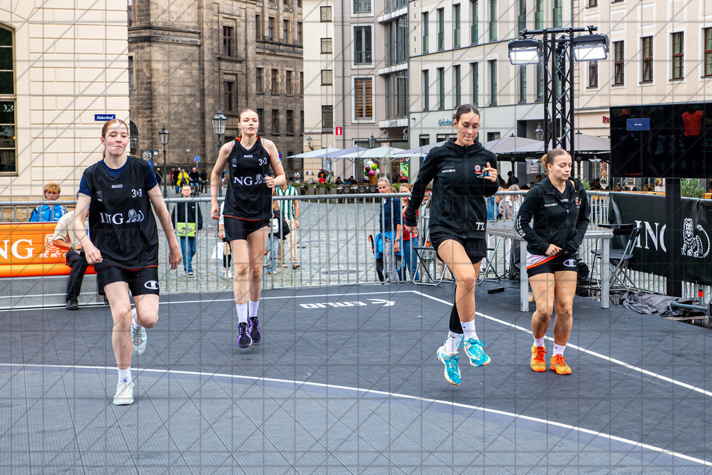 DIE FINALS 2025 | Dt. Meisterschaft 3x3  | U18w | //  01.08.25: DIE FINALS 2025 | Dt. Meisterschaft 3x3  | U18w / Dresden / Deutschland  //   CREDIT:www.bullenfotos.de, Martin König, Hörner Weg 40, D-49078 Osnabrück, +4917663732967 // Nutzung und Weitergabe nur zu den vereinbarten Zwecken. Presseanfragen an Ersteller. Alle Rechte beim Ersteller. Honorierung nach MFM. - Realisiert mit Pictrs.com