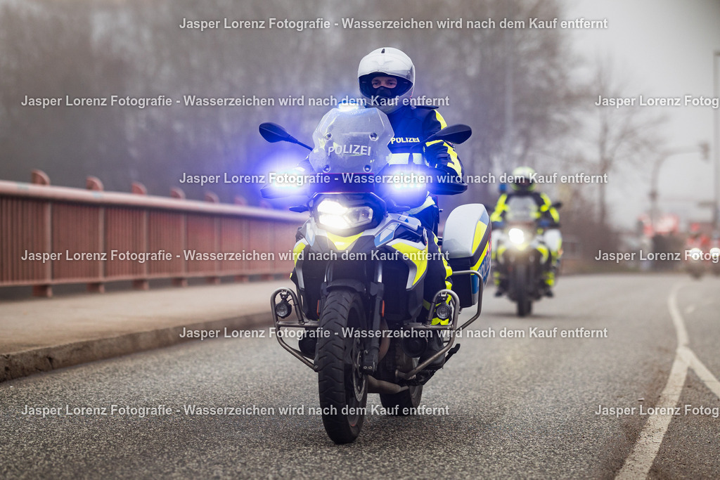 X-Mas Ride I Kiel I 2025 | Jasper Lorenz Fotografie - Realisiert mit Pictrs.com