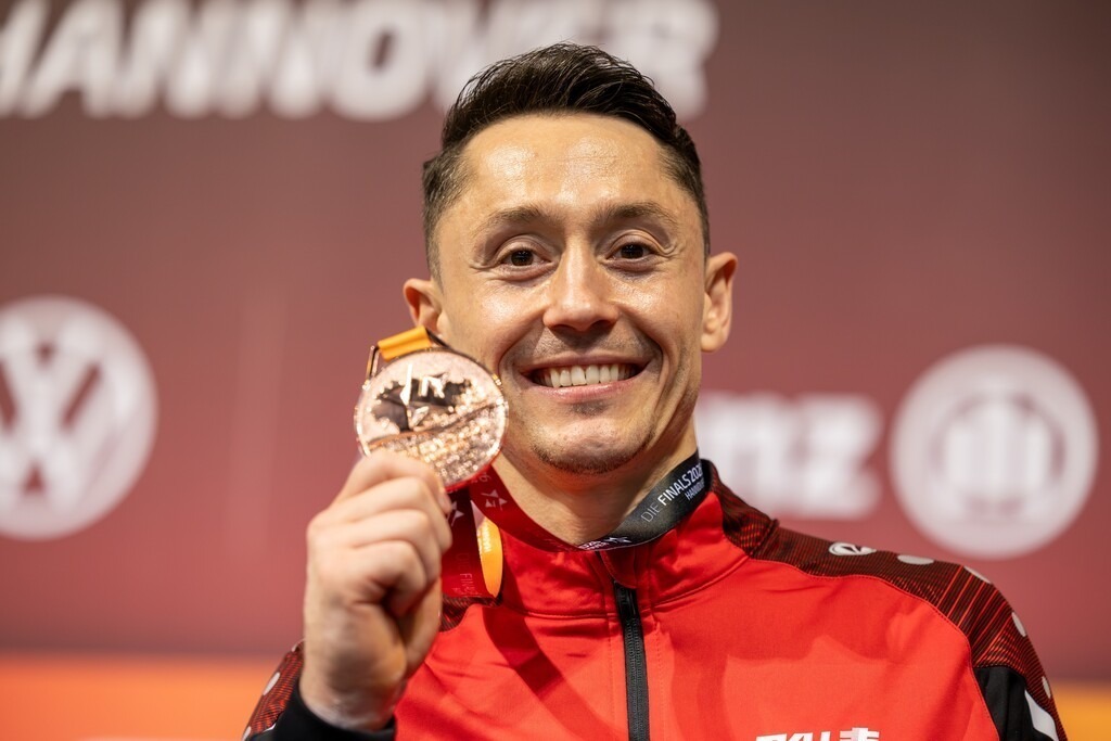 DM Finals 2026; Gerätfinals Männer Reck | DM Finals 2026; Gerätfinals Männer Reck***Andreas Toba freut sich über seine Bronzemedaille - Realisiert mit Pictrs.com