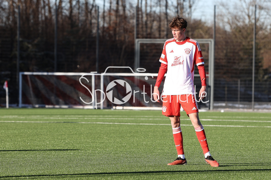 FC Bayern Amateure - SC Austria Lustenau | Jonathan JENSEN (FCB #49) in Aktion  / Freisteller / Einezlfoto