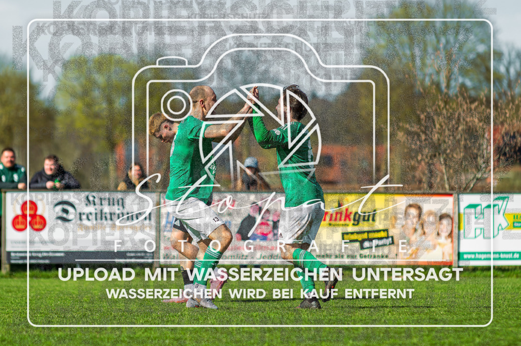 FGFS-SGA-1036 | Daniel Viktor Bujtas (SG Allertal #13) und Jesse Schliekelmann (SG Allertal #06) beim Herren Kreisliga HK Spiel zwischen FG Fulde-Stellichte und SG Allertal im Fulder Zentralstadion, Fulde (Simon Paul Stopat) - Realisiert mit Pictrs.com