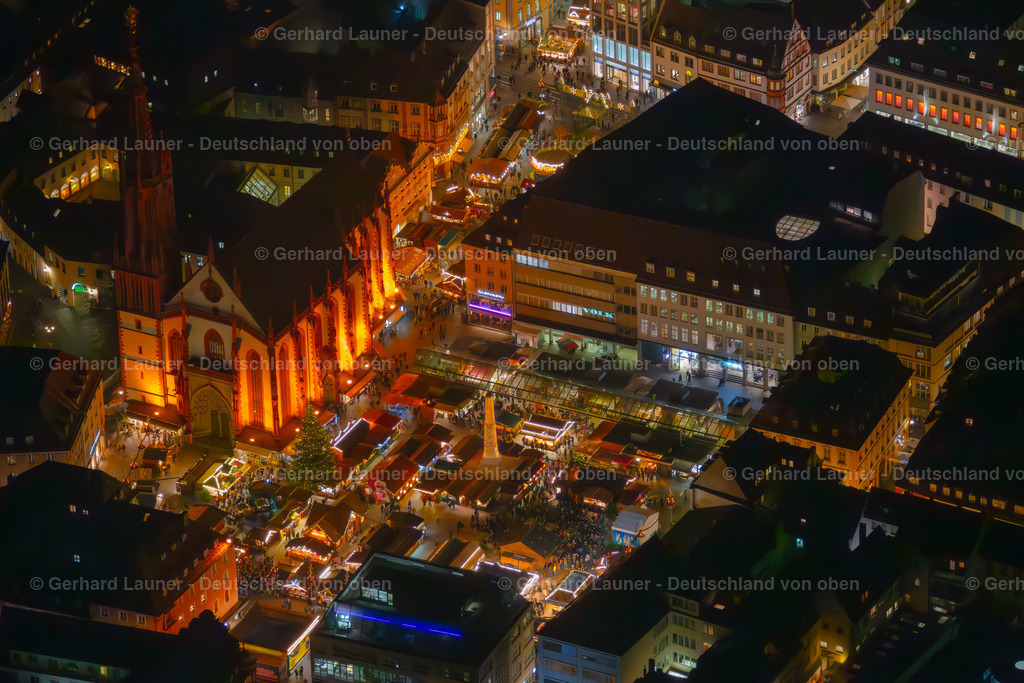 3905979 | Weihnachtsmarkt auf dem Oberen-und Unteren Marktplatzes, Würzburg, Nachtaufnahme