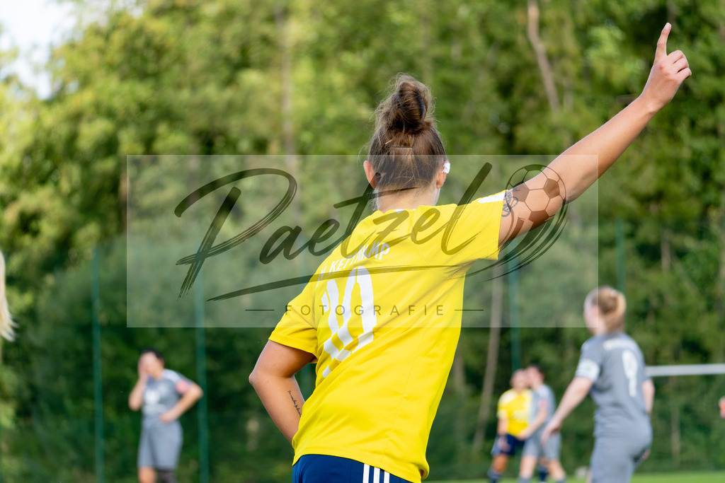 20260906_RULSVK_0100 | Fußball, Frauen:   beim Spiel der Kreisliga zwischen SG Rulle/Haste vs. SV Kettenkamp am 06.09.2026 im Stavermann-Sportpark in Rulle/Wallenhorst, Deutschland.(Foto von Nico Paetzel) - Realisiert mit Pictrs.com