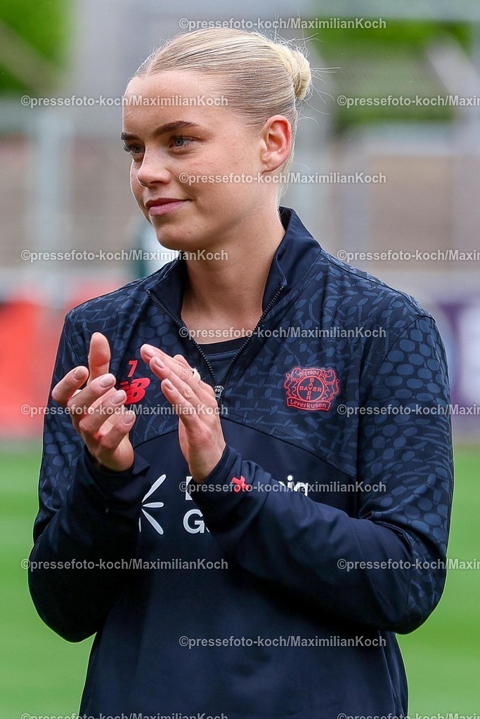 xsscx17052601066 | 17.05.2026, xsscx, Frauen Fussball, Bayer 04 Leverkusen - Werder Bremen, 1. Fussball Bundesliga, 26. Spieltag, Ulrich-Haberland-Stadion, Saison 2025 2026: Cornelia Kramer (Bayer Leverkusen #07) DFB regulations prohibit any use of photographs as image sequences and or quasi-video. Photo: xSandraxScherningxPressefotoKochx
