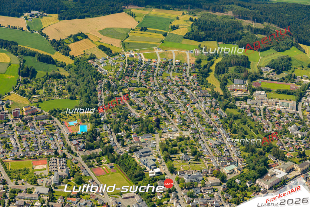 Das Luftbild zeigt :  Naila - Die Luftaufnahme wurde 2024 vom UL-Flugzeug aus erstellt ( keine Drohne ) - Hochauflösende Luftaufnahme - Für grossformatige Ausdrucke geeignet. Die Geschenkidee !Mit Lizenz und Bildrechte bestellbar