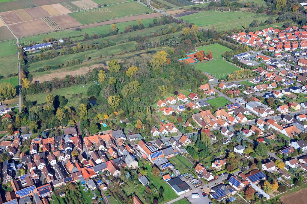 Luftbild: Hauptstr in Winden im Bundesland Rheinland-Pfalz in Deutschland. Foto: IMG_34854.jpg vom 26.10.2010 durch Werner Riehm/FLY-FOTO.de