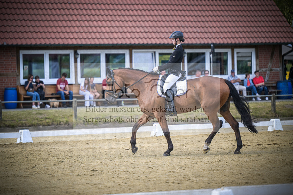 DOS_0046 | Entdecke hochwertige Reitturnierfotos von Foto Oger. Professionell, emotional und authentisch – jetzt Lieblingsmomente im Shop bestellen.Deutschlandweite Turnierfotografie. - Realisiert mit Pictrs.com