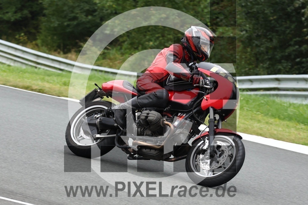 0133-20240916_10991 | Schöne Erinnerungen an spannende Momente - das festzuhalten ist unser Job. PIXELrace.de ist seit 2003 auf den Rennstrecken Europas unterwegs um die Action draußen beim Fahren und die wunderbare Stimmung imm Fahrerlager für euch einzufangen.