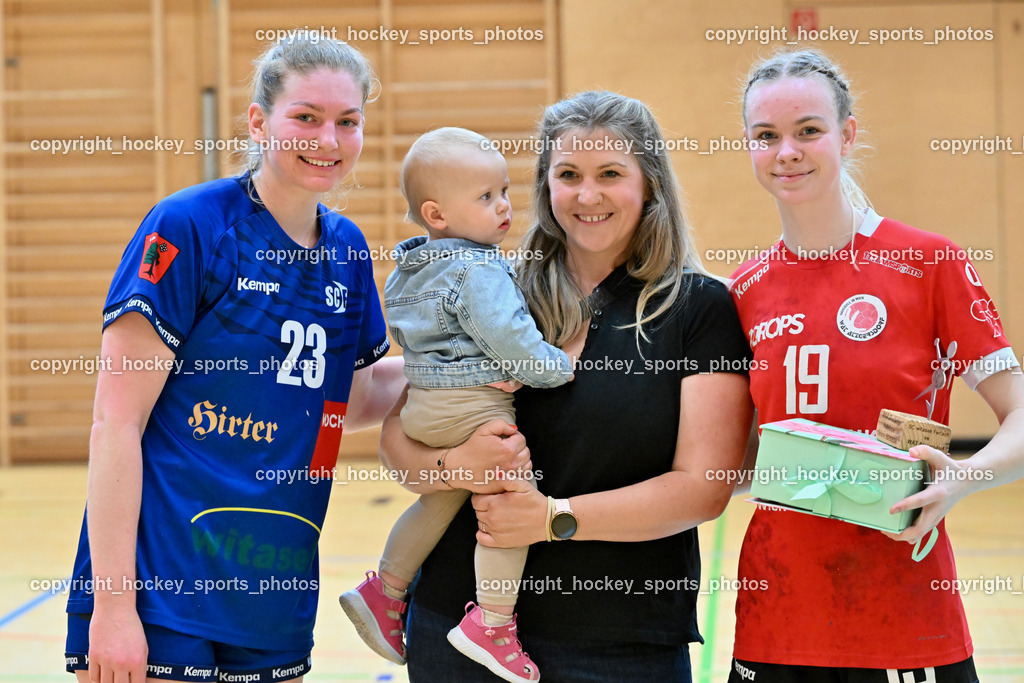 SC Ferlach vs. WAT Atzgersdorf | #23 MARKSTEINER Julia SC Ferlach Damen, Vizebürgermeisterin Ferlach Monika Klengl, #19 GSCHWENTNER Lilli WAT Atzgersdorf, Spielerin des Abend, SC Ferlach vs. WAT Atzgersdorf, SC Ferlach vs. WAT Atzgersdorf am 12.05.2024 in Ferlach (Ballspielhalle Ferlach), Austria, (Photo by Bernd Stefan)
