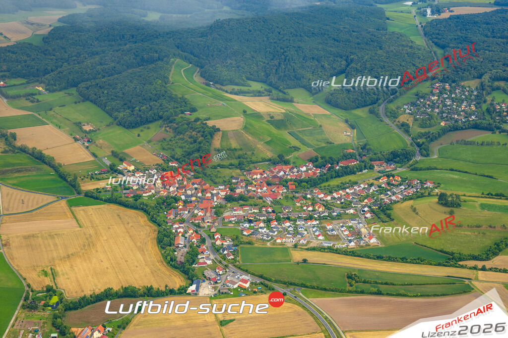 Klassische Luftaufnahme ohne Drohne zeigt:Michelau bei Michelau im Steigerwald - Die Luftbildaufnahme wurde 2025 vom UL-Flugzeug heraus erstellt ( keine Drohne ) - Hochauflösende Luftaufnahme -Nicht vergleichbar mit Google Maps oder Satelittenbilder- Die Geschenkidee !Mit Lizenz und Bildrechte bestellbar