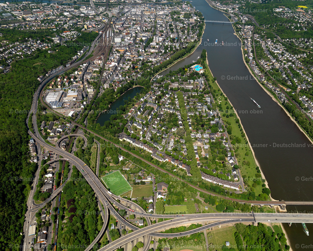 3117090 | Koblenz-Oberwerth ist ein Stadtteil von Koblenz. Die ehemalige Insel am westlichen Rheinufer wird im Norden von einem Wohngebiet und im Süden vom Sportpark Oberwerth mit dem Stadion der TuS Koblenz geprägt