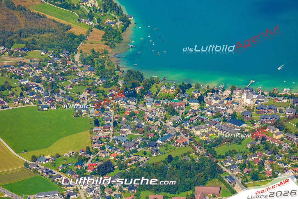 Luftaufnahme von Strobl - Die Luftaufnahme wurde 2025 vom UL-Flugzeug heraus erstellt ( keine Drohne ) - Hochauflösende Luftaufnahme - für professionelle Ausdrucke geeignet. Die Geschenkidee !Mit Lizenz und Bildrechte bestellbar
