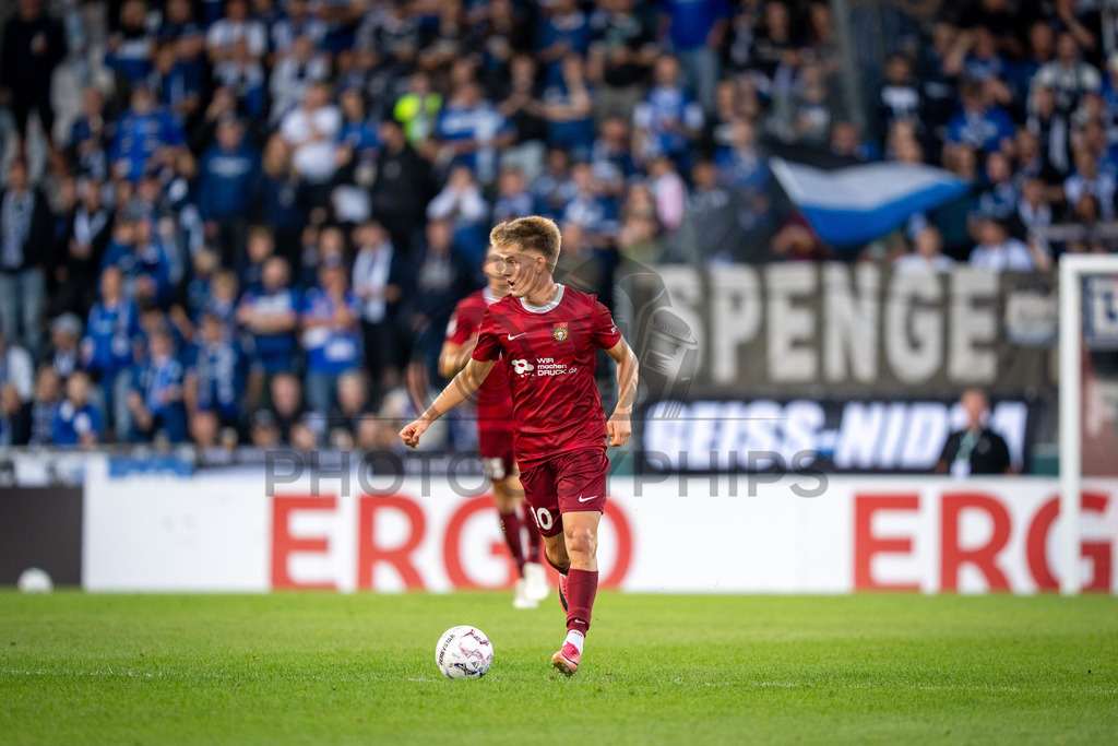 SG Sonnenhof Großaspach vs. Arminia Bielefeld, Fussball, DFB-Pokal, 1. Runde, 22.08.2026 | Lukas Stoppel (SG Sonnenhof Großaspach, #10),SG Sonnenhof Großaspach vs. Arminia Bielefeld, Fussball, DFB-Pokal, 1. Runde, 22.08.2026,DFB regulations prohibit any use of photographs as image sequences and/or quasi-video