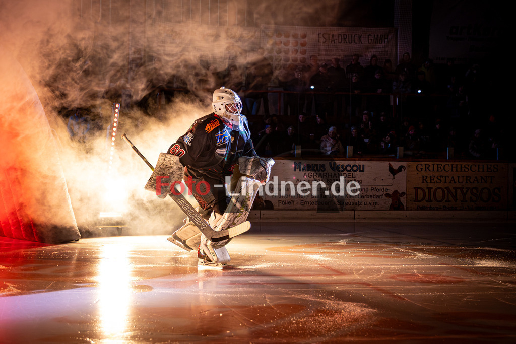 Peißenberg MINERS gegen ESV Buchloe PIRATES | Eishockey Bayernliga 2025/26 Vorrunde 29. Spieltag, Peißenberg MINERS gegen ESV Buchloe PIRATES, 20260123,Xaver NAGEL (MINERS Goali 80) beim Einlauf, Spielervorstellung, Eröffnung,2026-01-23 in Peißenberg (flatbuy Arena Peißenberg), Xaver NAGEL (MINERS Goali 80)Copyright: WolfgangxLindner www.foto-lindner.de