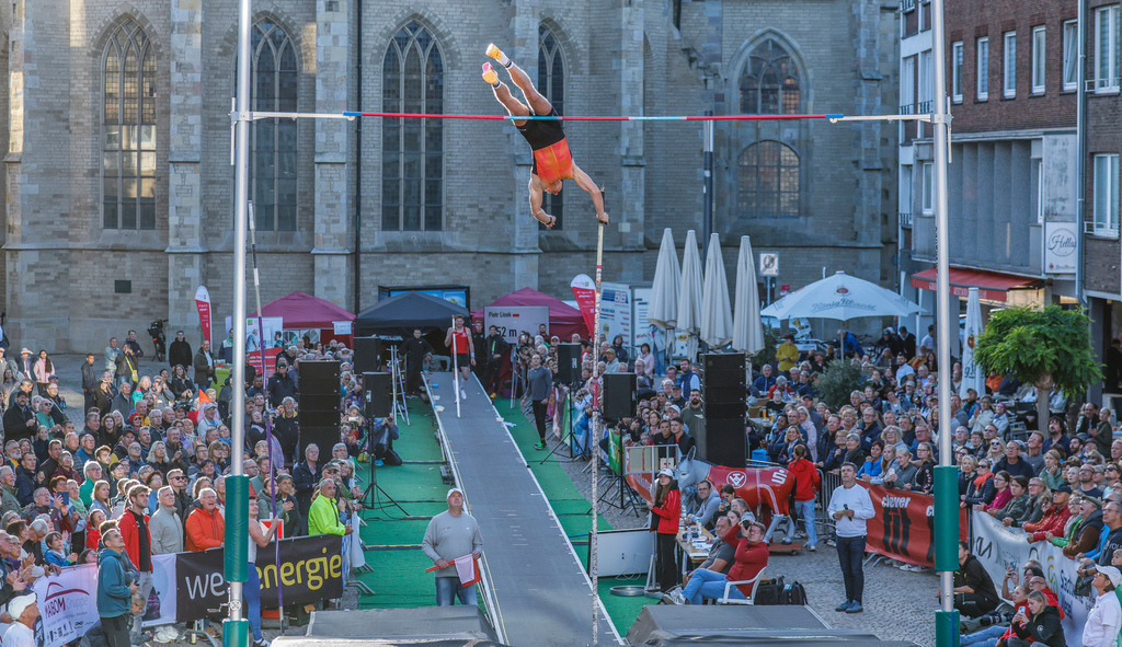 top-top.de 240913-179 | Foto, Video, Fotografie, Videografie, Fotobox, DJ, Discjockey, Musik, Musikbox, Veranstaltung, Photobooth, Amazon, Ebay, Buchtipp, Bestseller, Autor, Verlag, Buch, Wesel, Hamminkeln, NRW, Dinslaken, Rees, Drohne, Hochzeit, Party, Fotobox, Wesel, Fotograf