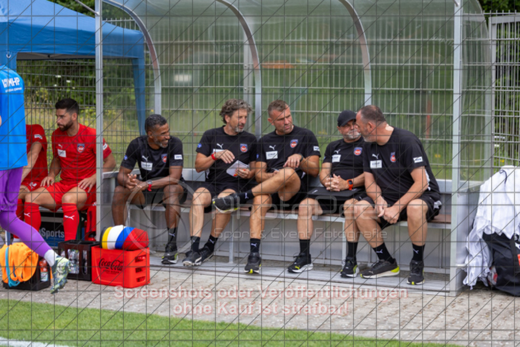 20250706_152958_0567 | #,TSG Salach (blau) vs. 1.FC Heidenheim (rot), Fußball, Freundschaftsspiel - WfV, Saison 2025/2026, Rasensportplatz, Staufenecker Str. 41, 73084 Salach, 06.07.2025 - 15:30 Uhr,Foto: PhotoPeet-Sportfotografie/Peter Harich