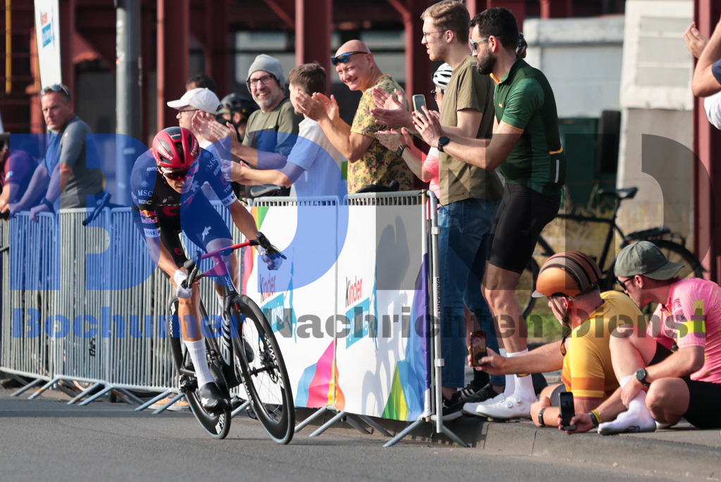 SES_DEUTOU20250820-174 | bond - Realisiert mit Pictrs.com