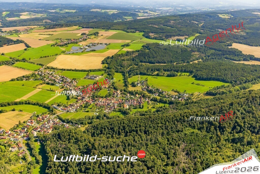 Neue Luftbildaufnahme der Stadt Reurieth - Das Luftbild wurde 2025 vom UL-Flugzeug heraus erstellt ( keine Drohnenaufnahme ) - Hochauflösende Luftaufnahme - für Wandbilder und großformatige Ausdrucke geeignet. Das besondere Geschenk!Hier alle&nbsp;Infos zur Lizenzierung der LuftaufnahmeWir fliegen auch dieses Jahr wieder in Ihre Region um Luftbilder zu erstellen.- Luftbild anfragen