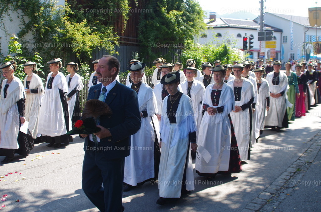 IMGP4228 | fotografiert von Axel PollmannLeonhardi Wallfahrt Benediktbeuern und Murnau, Fronleichnam, Fasching, Landschaft im Loisachtal und Benediktbeuern  - Realisiert mit Pictrs.com