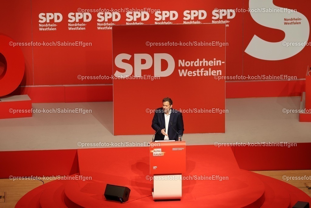 xSEF10052501035 | 10.05.2025, xsefx, Rede des Vizekanzlers und Finanzministers Lars Klingbeil auf dem Landsparteitag der NRWSPD 2025 in der Mercatorhalle in Duisburg mit dem Motto - Aus dem Alltag in die Zukunft