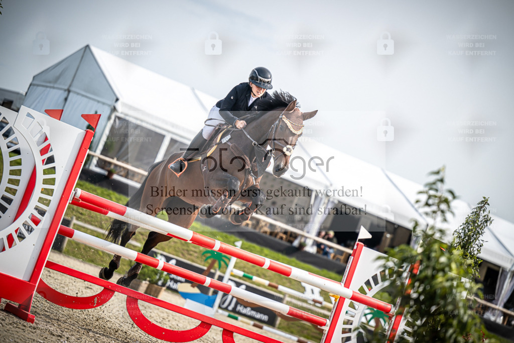 DOS_0863 | Entdecke hochwertige Reitturnierfotos von Foto Oger. Professionell, emotional und authentisch – jetzt Lieblingsmomente im Shop bestellen. - Realisiert mit Pictrs.com