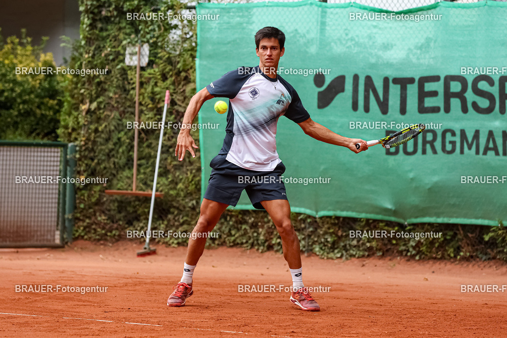 HTC Blau-Weiß Krefeld - LTTC Rot-Weiß Berlin  | Krefeld, Deutschland 21.07.2023, Carlos Sanchez Jover (HTC Blau-Weiß Krefeld) gegen Oriol Roca-Botalla (LTTC Rot-Weiss Berlin) ,

bei der 2. Tennis Bundesliga Nord Begegnung zwischen HTC Blau-Weiß Krefeld und LTTC Rot-Weiß Berlin am 21.07.2023 in Krefeld.

(Foto: BRAUER-Fotoagentur)
 

