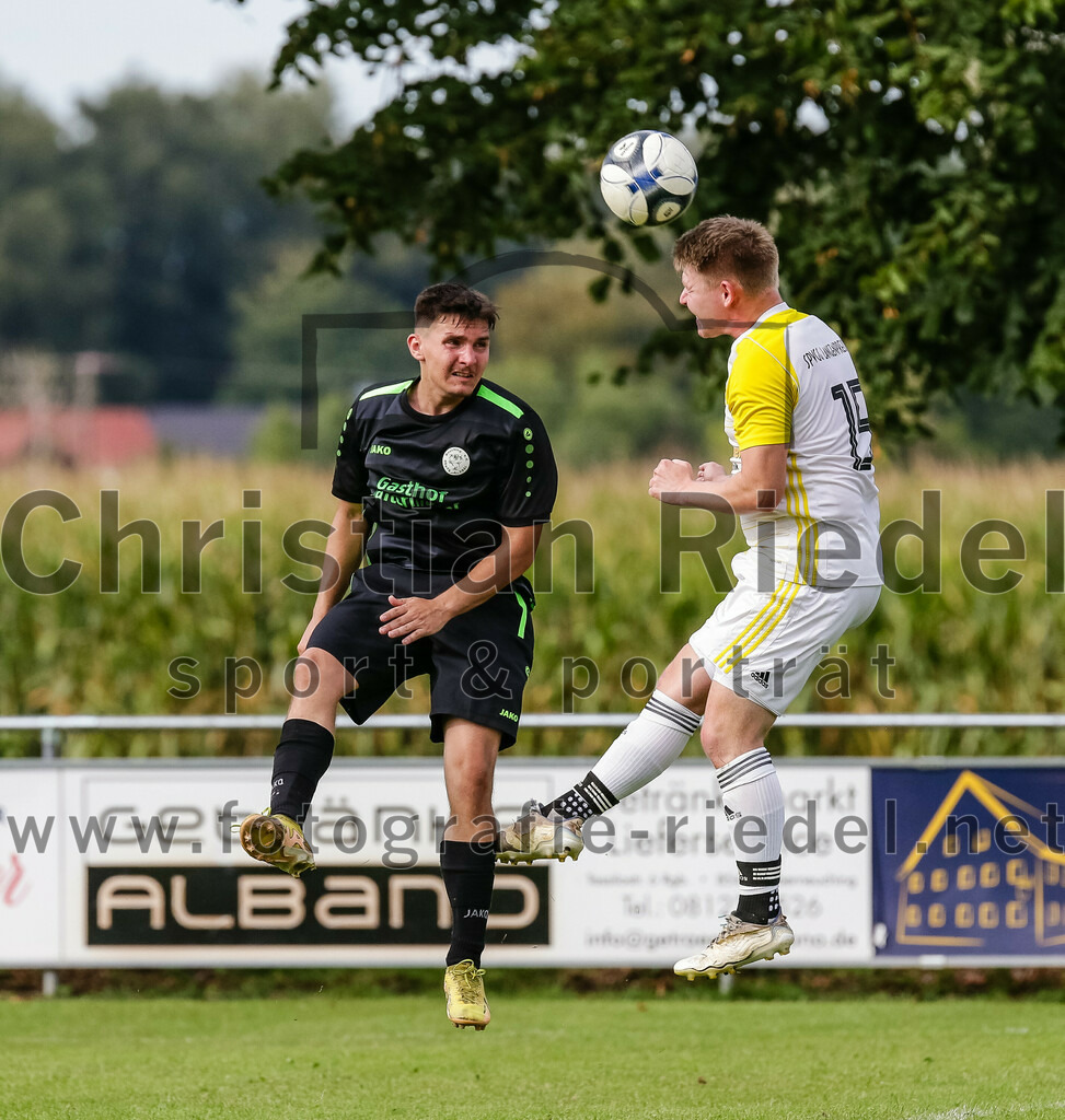 2023-09-17_021_SpVgg_Neuching_gegen_FC_Langenpreising | Neuching, Deutschland, 17.09.2023:
Fußball, A-Klasse 2023 / 2024, 7. Spieltag, SpVgg Neuching gegen SpVgg Langenpreising, Endergebnis: 5:1

Antonio Zuparic (SpVgg Neuching, #18), Sebastian Michel (SpVgg Langenpreising, #15)

Foto: Christian Riedel / fotografie-riedel.net