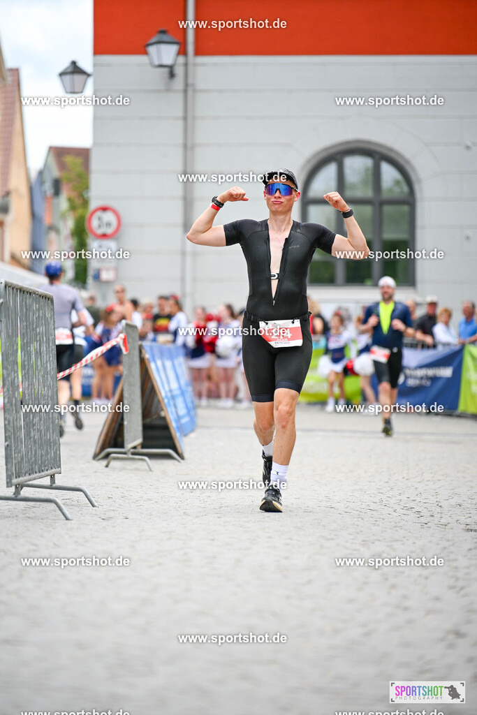 SZI_8070 | Stadttriathlon Erding 2025. #yourpictrs #sportshot_your_pictrs @Sportshotphotography #stadttriathlonerding Copyright: www.sportshot.de