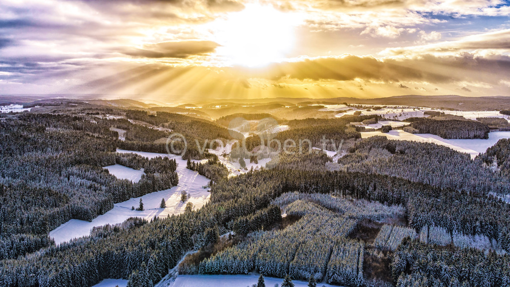 Blick über den Frankenwald bei Haßlach im Winter | Luftbilder, Drohnenbilder, Oberfranken, Bayern, Kronach, Lichtenfels, Kulmbach, Thüringen, Frankenwald, Thüringerwald - Realisiert mit Pictrs.com