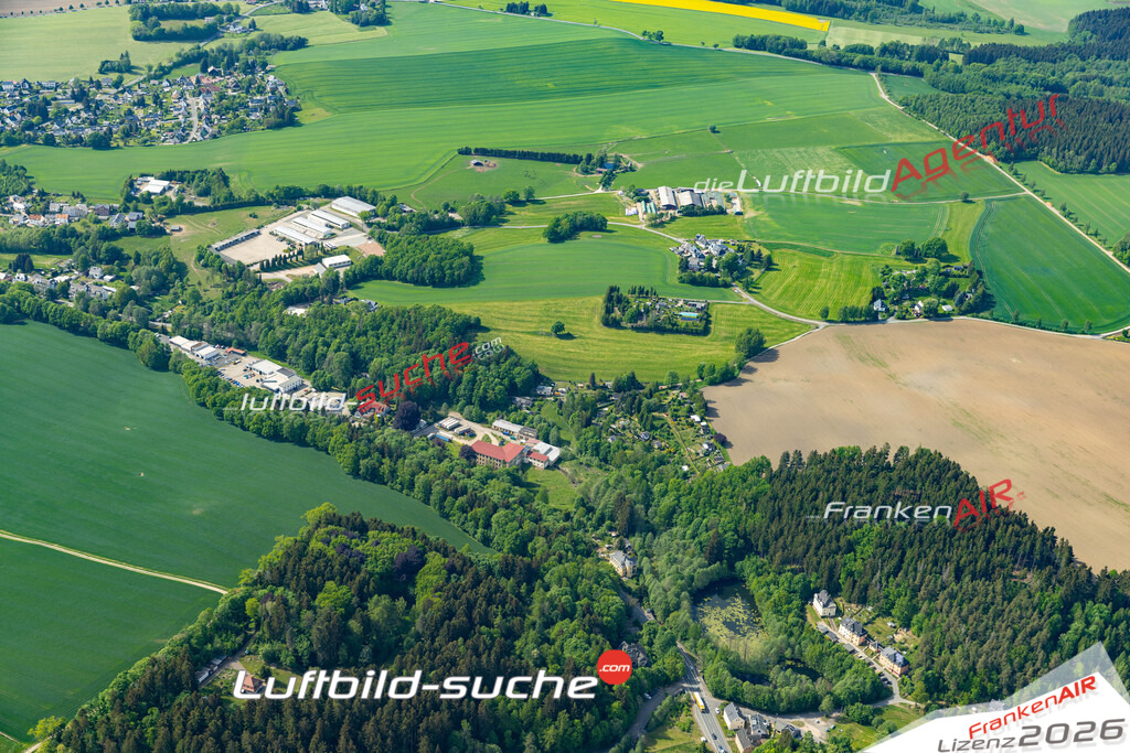 Das Luftbild der Stadt Rodewisch wurde 2022 vom Flugzeug heraus erstellt (keine Drohnen-Aufnahmen) Aufnahmehöhe ca.450 Meter- hohe Bildauflösung und Druck-Qualität. Garantiert!