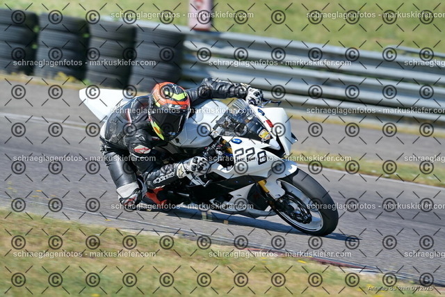 25bt04-0023 | markuskiefer.com - Realisiert mit Pictrs.com