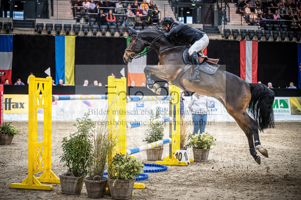 DOS_2879 | Entdecke hochwertige Reitturnierfotos von Foto Oger. Professionell, emotional und authentisch – jetzt Lieblingsmomente im Shop bestellen.Deutschlandweite Turnierfotografie. - Realisiert mit Pictrs.com