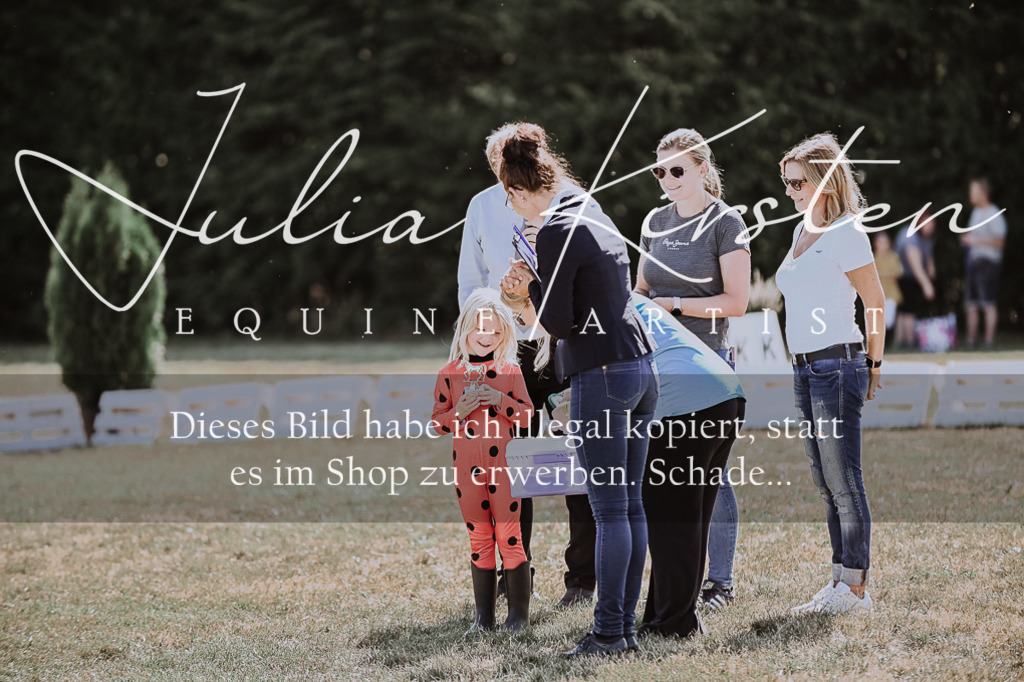 DSC_9209 | Pferde- und Turnierfotografie in Westsachsen. Pferdeportraits, Auftragszeichnungen und intuitive Kunst.