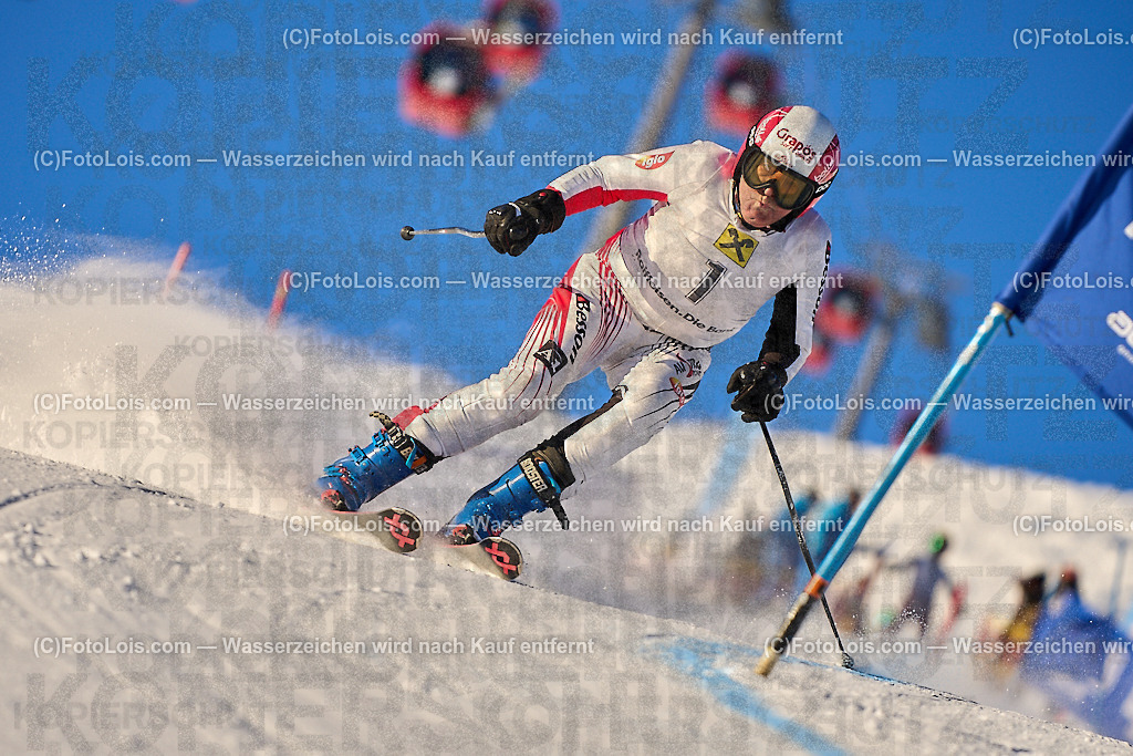 ALP2343_MASTERS-Cup_GS-B Herrn_Suppan Gottfried | (C)FotoLois.com, Alois Spandl. FIS Masters-Cup Wildschönau, Giant Slalom auf der Piste Schatzberg GS, Siegerehrung auf dem Dorfplatz Niederau, Sa 13. Januar 2024.