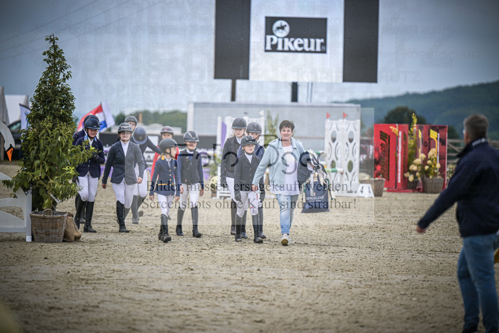 DOS_0002 | Entdecke hochwertige Reitturnierfotos von Foto Oger. Professionell, emotional und authentisch – jetzt Lieblingsmomente im Shop bestellen.Deutschlandweite Turnierfotografie. - Realisiert mit Pictrs.com