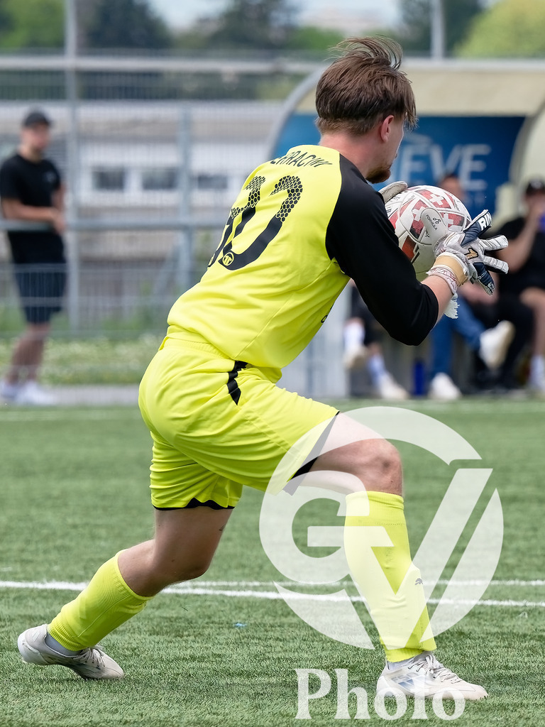 FC Vernier  v UGS FC  - 2eme ligue inter  | Geneva, Switzerland - April 19 : during the 2eme ligue inter  match between FC Vernier  and UGS FC  at Stade de Vernier on April 19 , 2026 in Geneva, Switzerland.