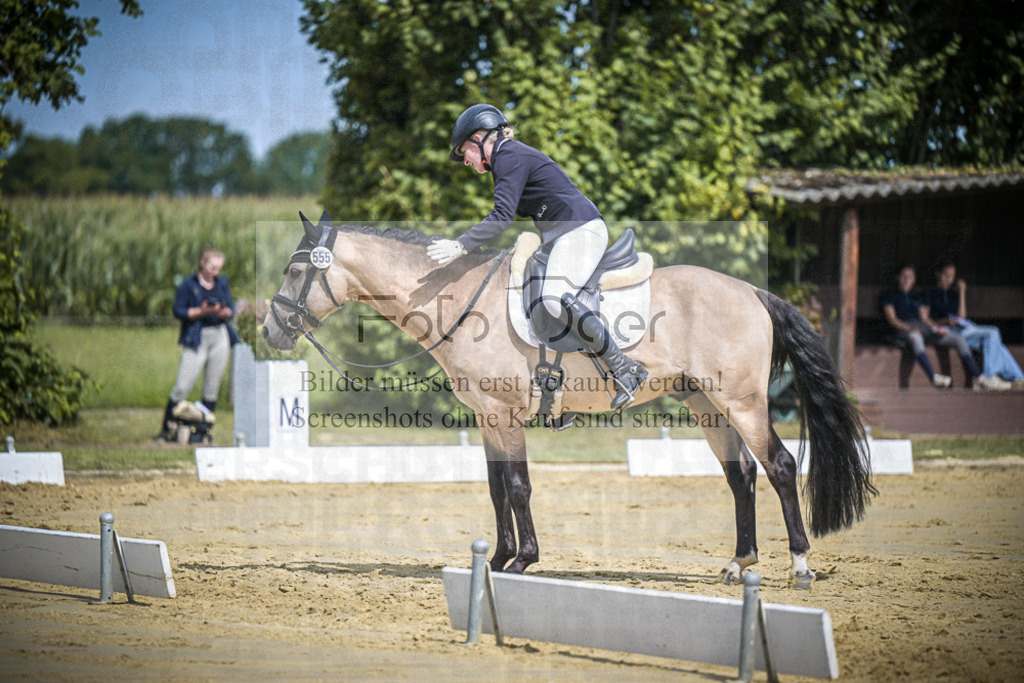 DOS_0428 | Entdecke hochwertige Reitturnierfotos von Foto Oger. Professionell, emotional und authentisch – jetzt Lieblingsmomente im Shop bestellen.Deutschlandweite Turnierfotografie. - Realisiert mit Pictrs.com