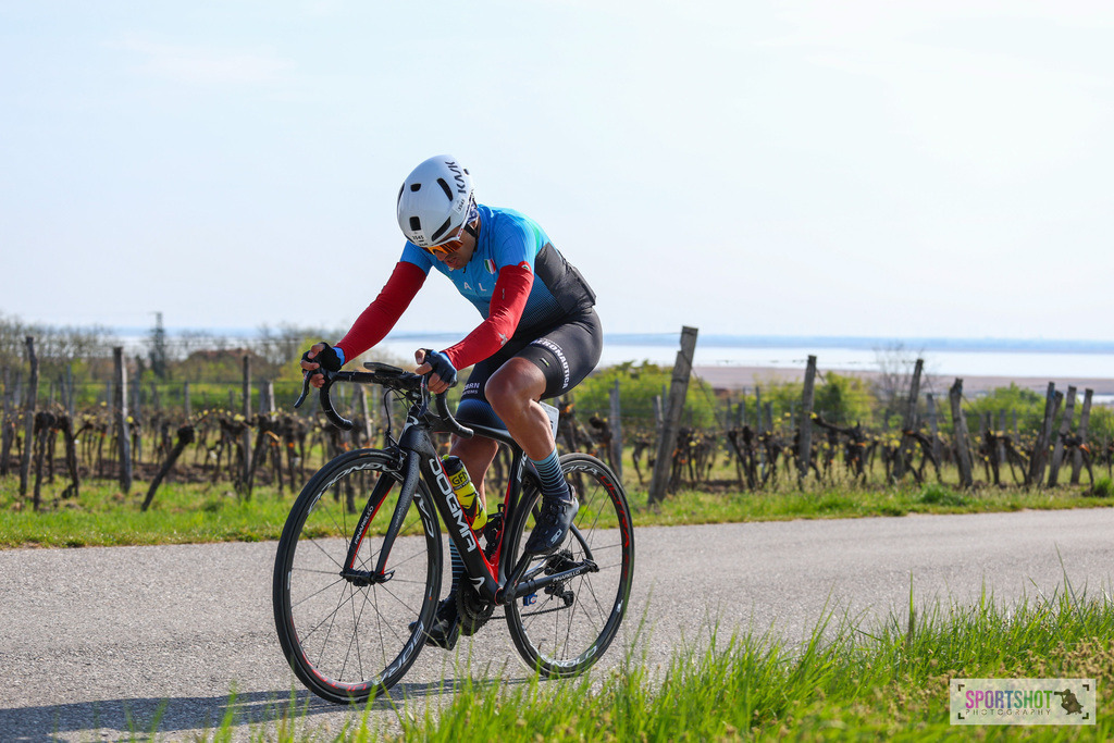 Neusiedlersee Radmarathon 2026 | @sportshot_your_pictrs #yourpictures#roadtowm2029 #nrm #neusiedlerseeradmarathon #neusiedlersee #neusiedlerseetourismus #burgenland #mörbisch #nrm26 #burgenlandtourismus #voglundco #poweredbyburgenlandtourismus #radsport #rad #marathon #ucigranfondo #visitburgenland #ucigranfondoworldseries