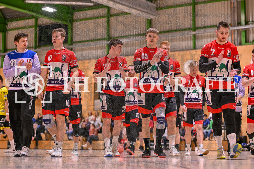 GER, SG Maulburg/Steinen - SG Koendringen/Teningen 2, Handball, Landesliga, 21. Spieltag, Saison 2023/2024, 23.03.2024 | Eike Nasdala (SG Maulburg/Steinen, #98), Mika Buelow (SG Maulburg/Steinen, #10), Niklas Ahrens (SG Maulburg/Steinen, #22), Andre Leuchtmann (SG Maulburg/Steinen, #13), Ole Anton Holzkamp (SG Maulburg/Steinen, #69), Jonas Wandele (SG Maulburg/Steinen, #07), Nico Knoblich (SG Maulburg/Steinen, #02)

GER, SG Maulburg/Steinen - SG Koendringen/Teningen 2, Handball, Landesliga, 21. Spieltag, Saison 2023/2024, 23.03.2024

Foto: TH Fotografie/Thomas Hess