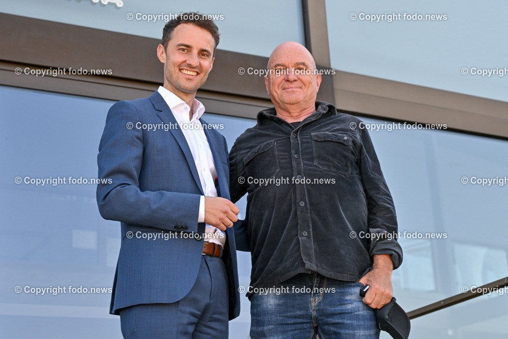 Pressekonferenz Brucknerhaus Linz - Klangwolke 2024_ Pioneer 52Hz_ 14.05.2024-2 | 14.05.2023, Brucknerhaus Linz, AUT, Pressekonferenz Brucknerhaus Linz - Klangwolke 2024, Pioneer 52Hz, im Bild Rene Esterbauer (Kaufmaennischer Geschaeftsfuehrer der LIVA), Carlos Padrissa (La Fura dels Baus, Artistic Director)