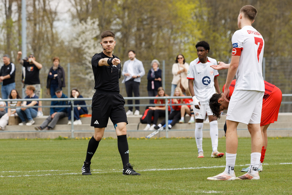 FCHOFK_260418_6-24 | 1.FC Heidenheim 1846 vs. Offenbacher Kickers, Fußball, U17, B-Junioren, NWL, U17-DFB-Nachwusliga, 2025/2026, 10. Spieltag, 18.04.2026 in Heidenheim, Walter-Birkhold-Jugendstadion (Foto: Michael Bulling) - Realisiert mit Pictrs.com