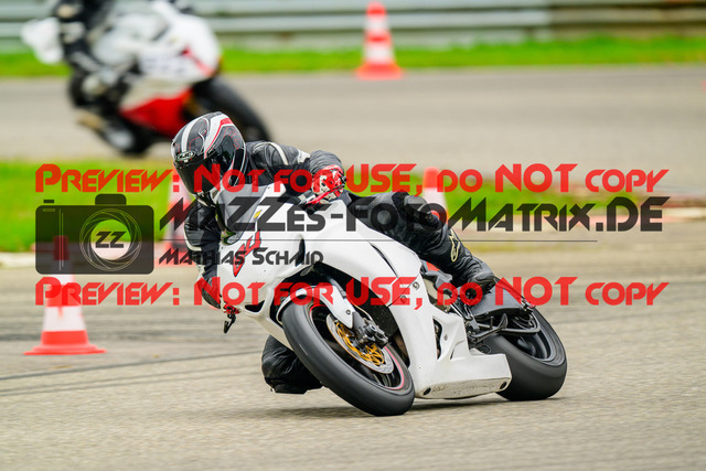 MaZZes_Fotomatrix_20241002_6007705_8827 | GELB