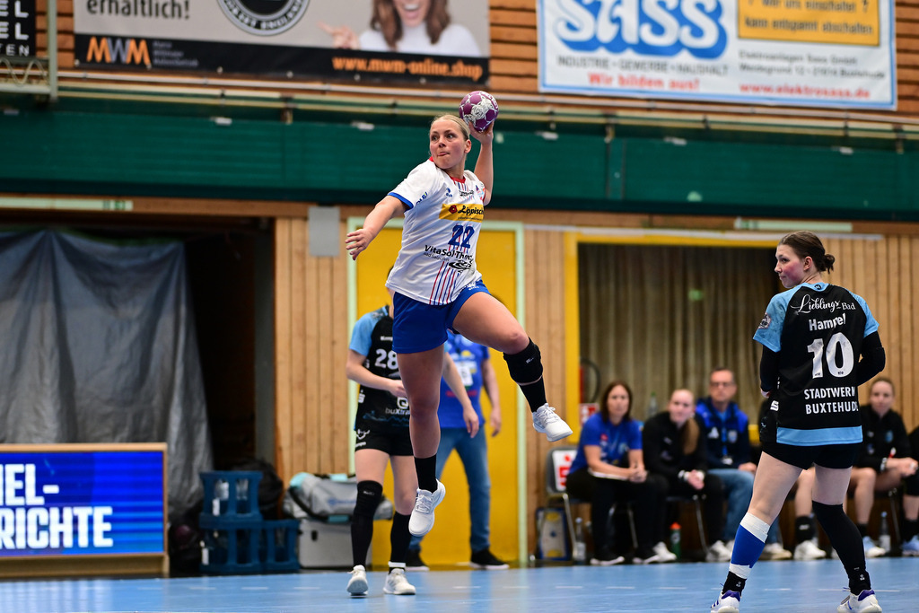 Handball I Frauen I Saison 2024-2025 I 1. HBF I 19. Spieltag I Buxtehuder SV - HSG Blomberg-Lippe I 25646 | Judith Tietjen (22, HSG Blomberg-Lippe) - Realisiert mit Pictrs.com