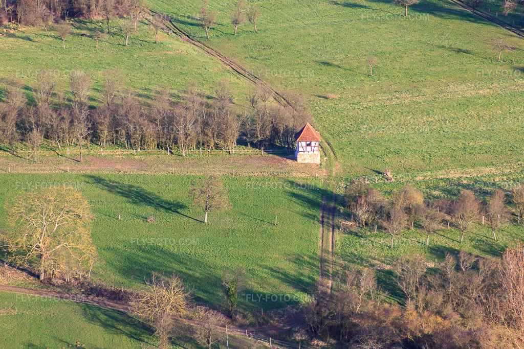 Aerial view: Field guard's hut in Soultz-sous-Forêts in the state Bas-Rhin, France. – Photo: IMG_38750.jpg taken on 03/20/2011 by Werner Riehm/FLY-FOTO.com – Resolution of the original: 4529 x 3019 px
