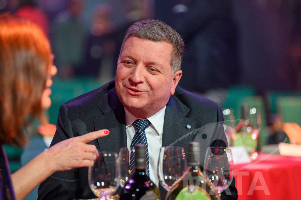 _DWI5967 | Christian Bernreiterbei '30 Jahre Sternstunden-Gala 2023' in der Frankenhalle. Nürnberg, 15.12.2023 - Realisiert mit Pictrs.com